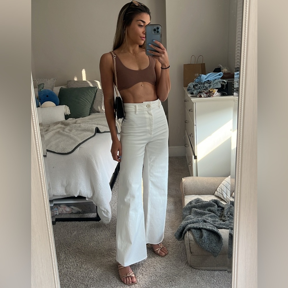 Zara White High-Waisted Jeans